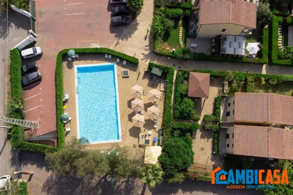 casa indipendente in vendita a Campofelice di Roccella