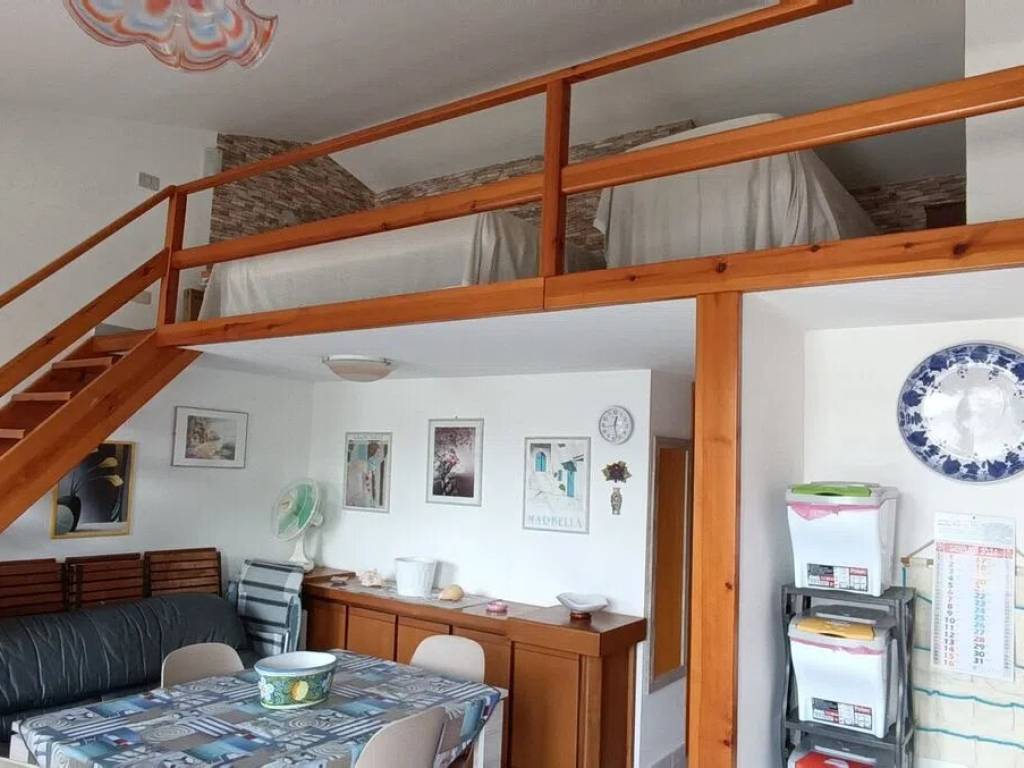 casa indipendente in vendita a Campofelice di Roccella