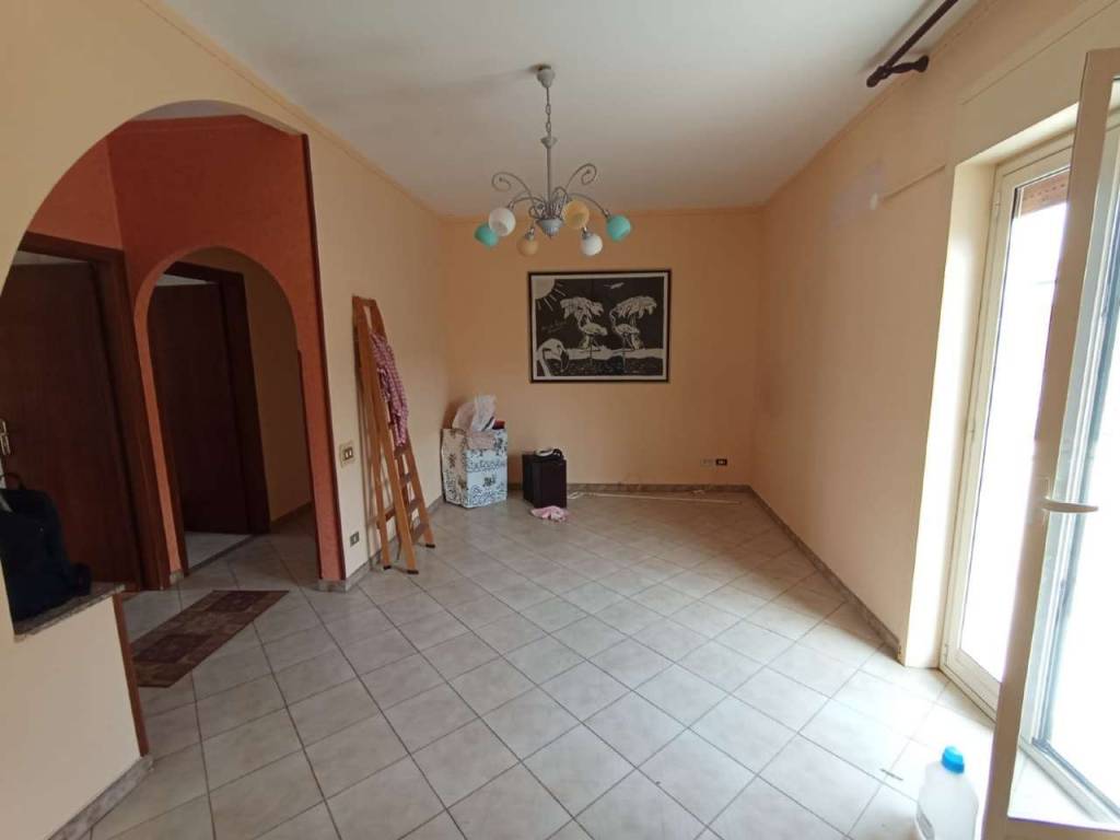 appartamento in vendita a Campofelice di Roccella