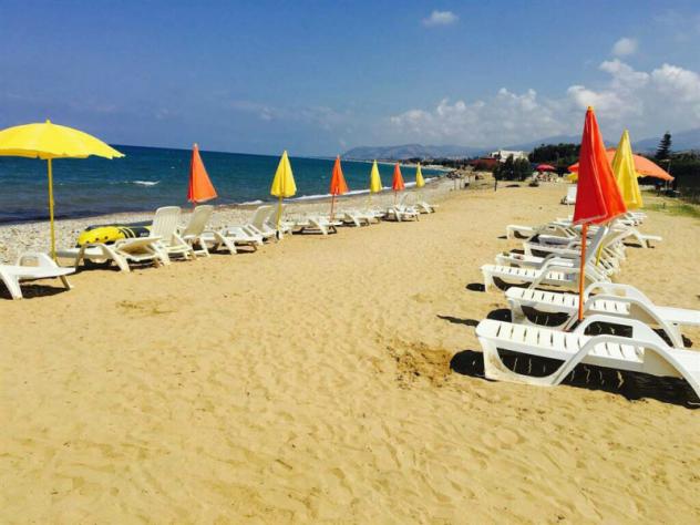 casa indipendente in vendita a Campofelice di Roccella