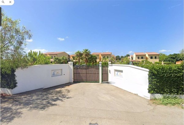 casa indipendente in vendita a Campofelice di Roccella