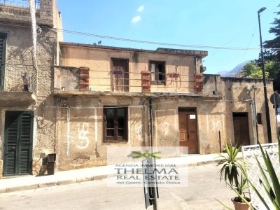 casa indipendente in vendita a Campofelice di Roccella