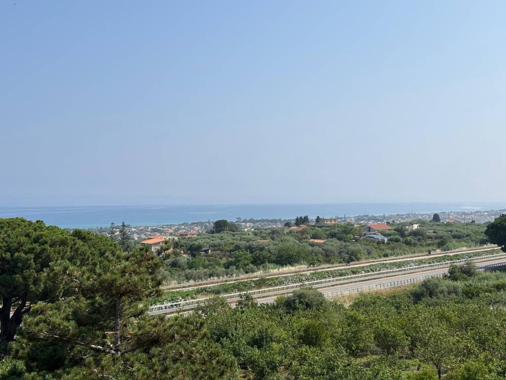 casa indipendente in vendita a Campofelice di Roccella