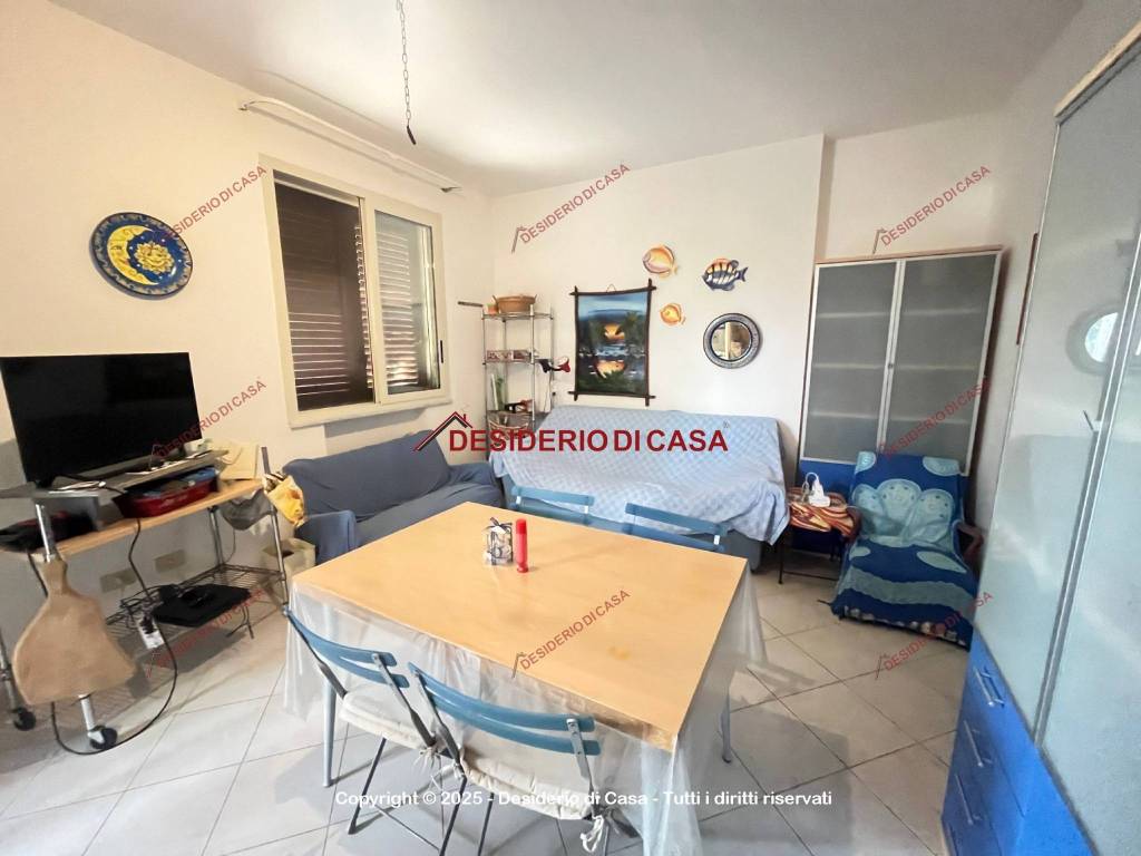 casa indipendente in vendita a Campofelice di Roccella