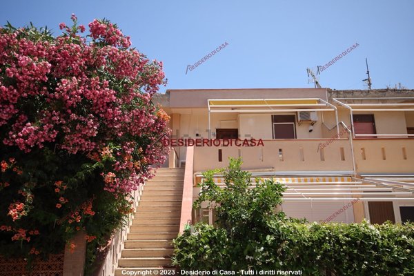 appartamento in vendita a Campofelice di Roccella