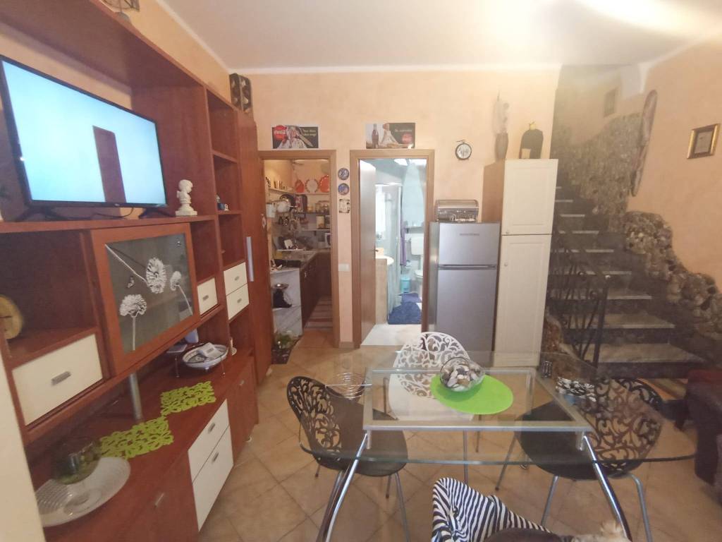 casa indipendente in vendita a Campofelice di Roccella
