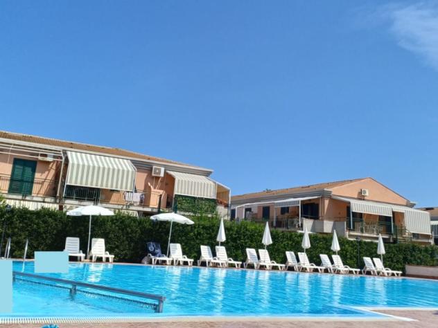 appartamento in vendita a Campofelice di Roccella