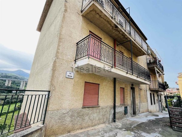 appartamento in vendita a Campofelice di Roccella