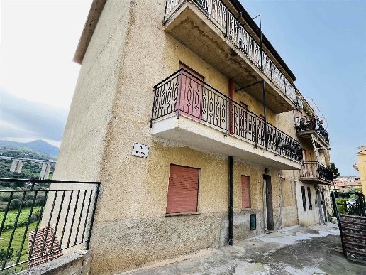 appartamento in vendita a Campofelice di Roccella