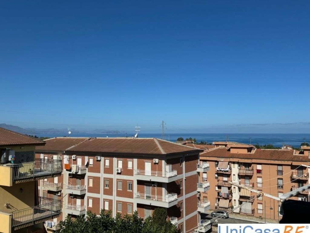 appartamento in vendita a Campofelice di Roccella