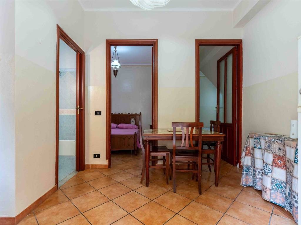 appartamento in vendita a Campofelice di Roccella