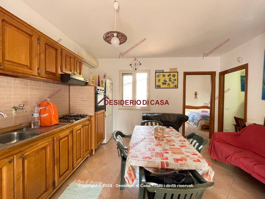 casa indipendente in vendita a Campofelice di Roccella