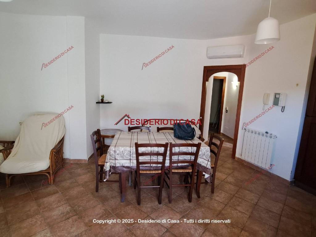 casa indipendente in vendita a Campofelice di Roccella