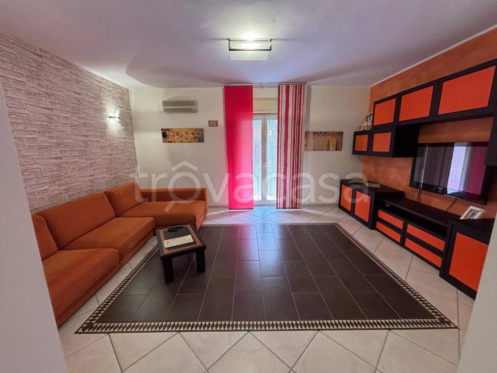 appartamento in vendita a Campofelice di Roccella