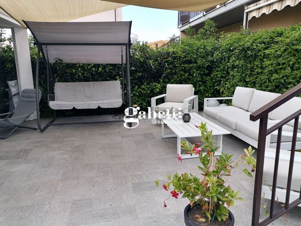 casa indipendente in vendita a Campofelice di Roccella