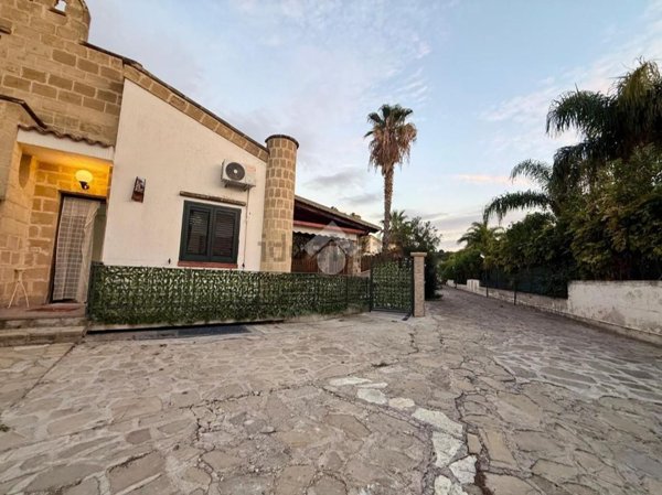 appartamento in vendita a Campofelice di Roccella