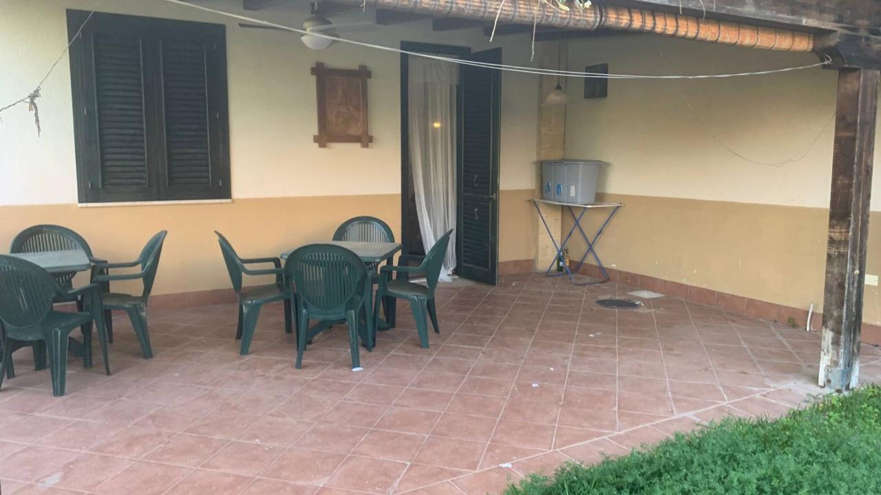 casa indipendente in vendita a Campofelice di Roccella
