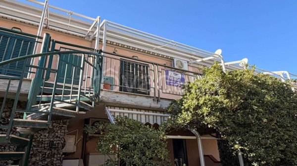 appartamento in vendita a Campofelice di Roccella