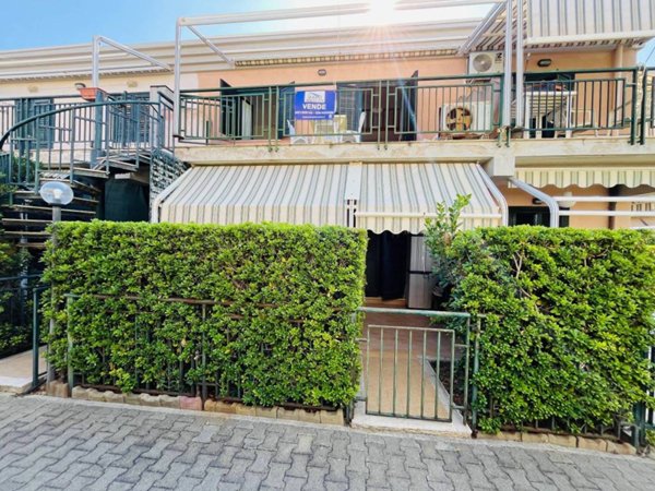 appartamento in vendita a Campofelice di Roccella