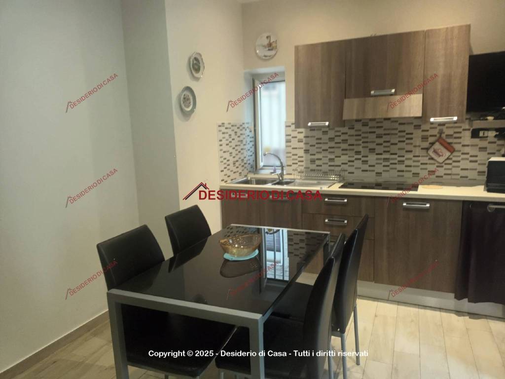 appartamento in vendita a Campofelice di Roccella