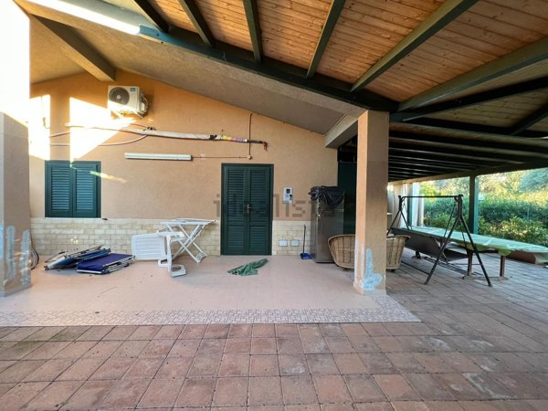 casa indipendente in vendita a Campofelice di Roccella