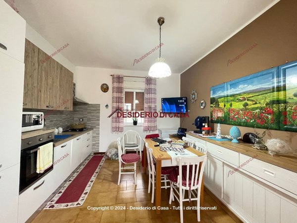 appartamento in vendita a Campofelice di Roccella