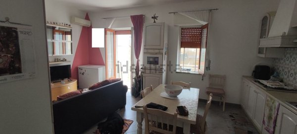 appartamento in vendita a Campofelice di Roccella