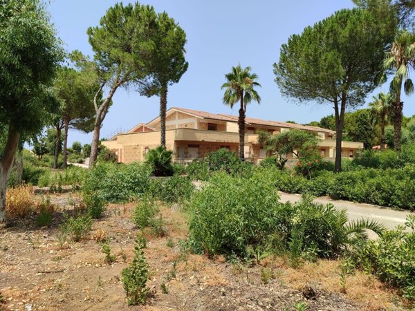 appartamento in vendita a Campofelice di Roccella