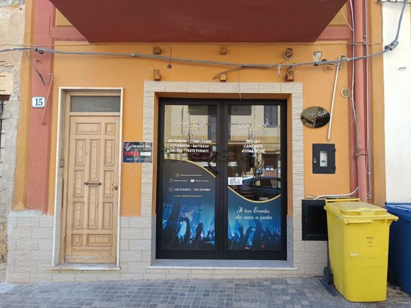 locale commerciale in vendita a Campofelice di Roccella