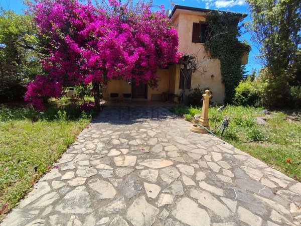 appartamento in vendita a Campofelice di Roccella