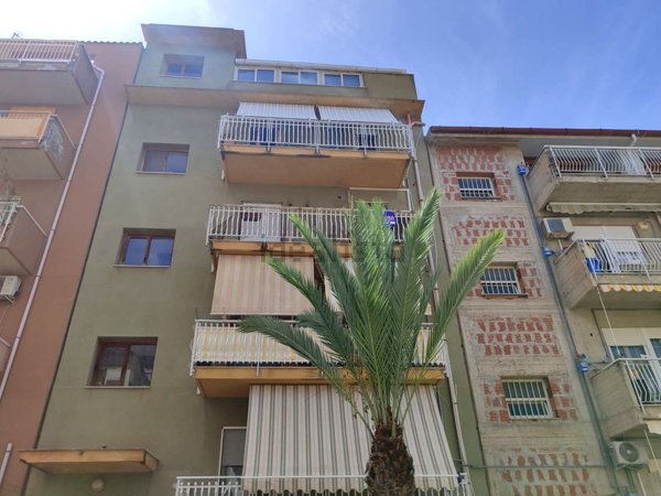 appartamento in vendita a Campofelice di Roccella