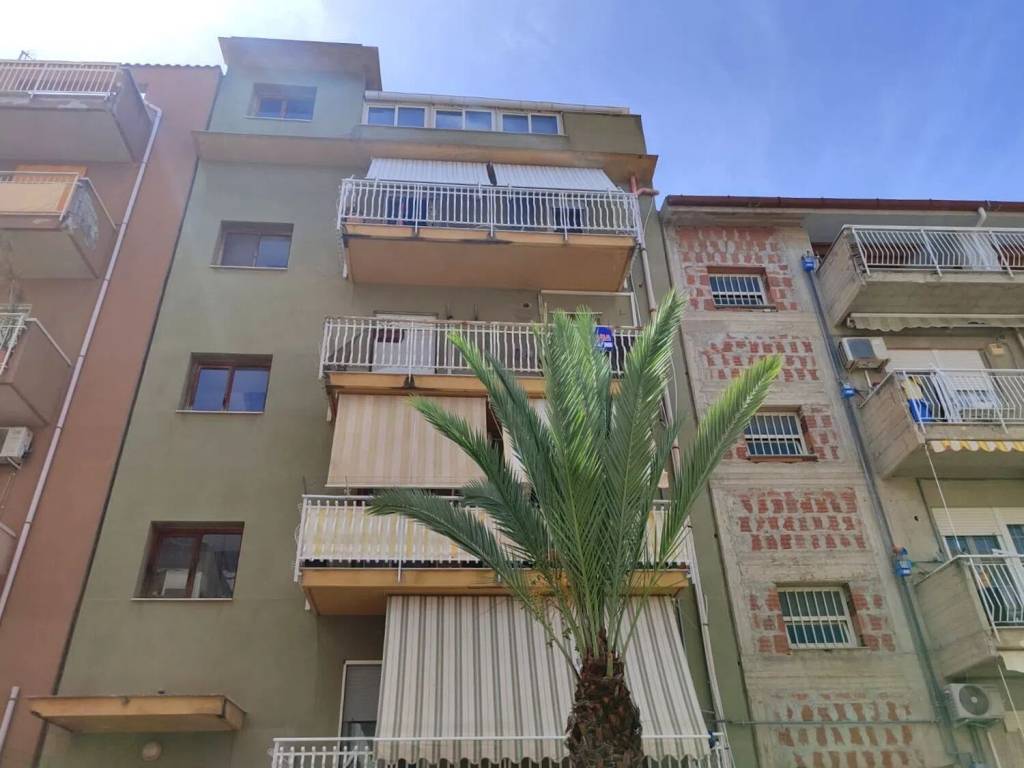 appartamento in vendita a Campofelice di Roccella