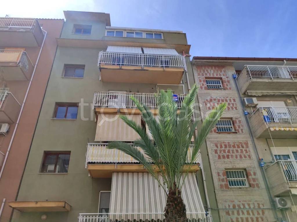 appartamento in vendita a Campofelice di Roccella