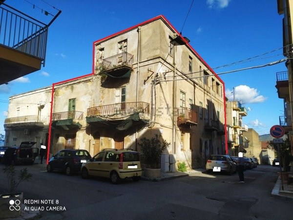 locale di sgombero in vendita a Campofelice di Roccella