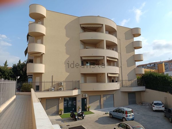 appartamento in vendita a Campofelice di Roccella