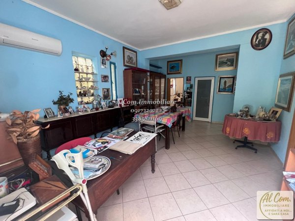 casa indipendente in vendita a Campofelice di Roccella