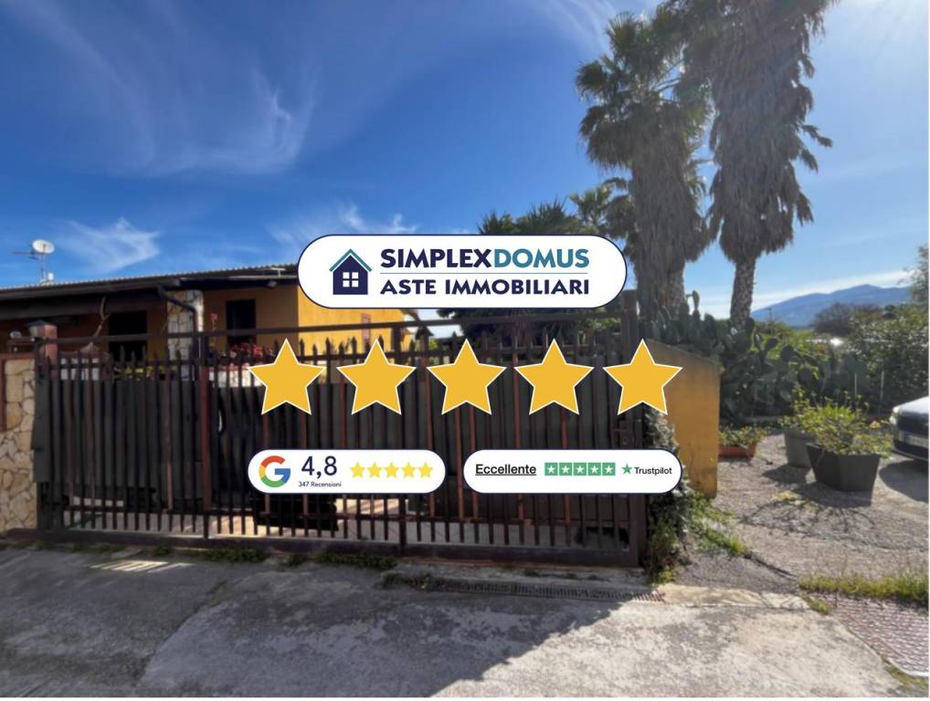 casa indipendente in vendita a Campofelice di Roccella