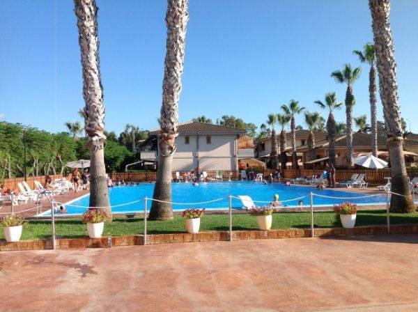 casa indipendente in vendita a Campofelice di Roccella