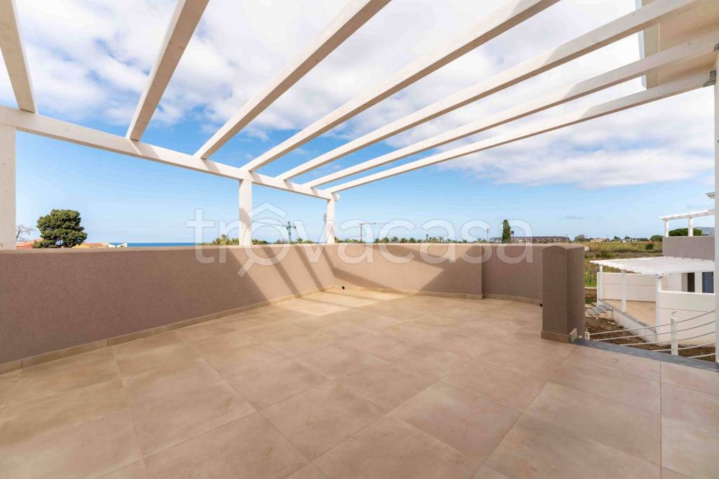 appartamento in vendita a Campofelice di Roccella