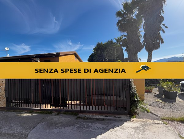 casa indipendente in vendita a Campofelice di Roccella