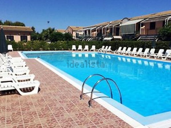 casa indipendente in vendita a Campofelice di Roccella