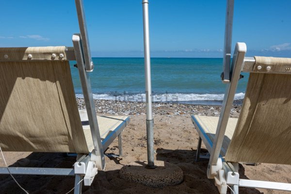 appartamento in vendita a Campofelice di Roccella