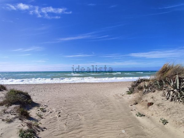 casa indipendente in vendita a Campofelice di Roccella