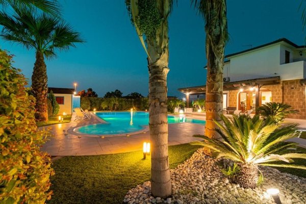 casa indipendente in vendita a Campofelice di Roccella