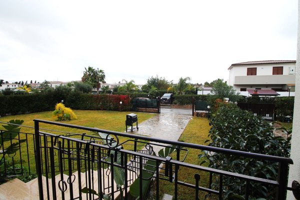 casa indipendente in vendita a Campofelice di Roccella