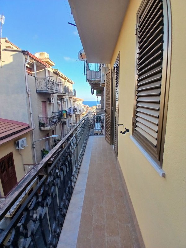 casa indipendente in vendita a Campofelice di Roccella