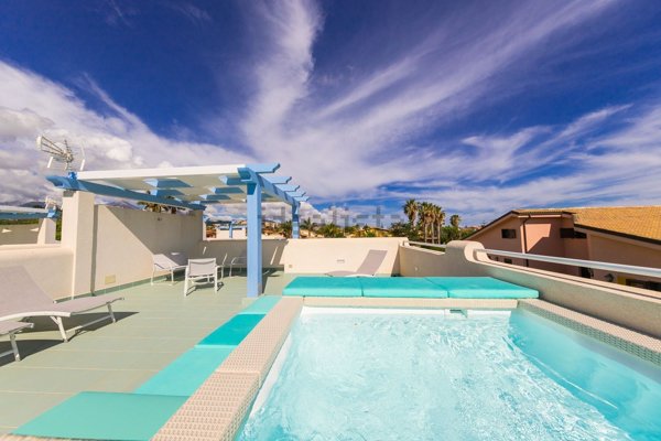 appartamento in vendita a Campofelice di Roccella