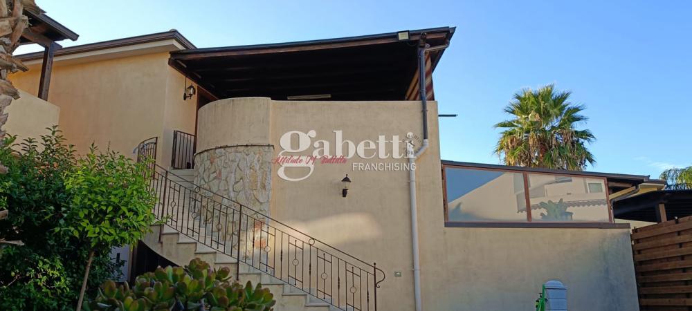 appartamento in vendita a Campofelice di Roccella