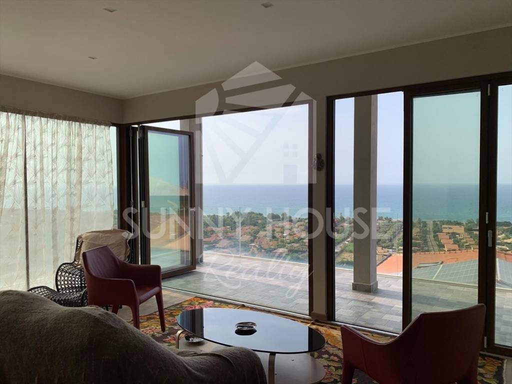 casa indipendente in vendita a Campofelice di Roccella