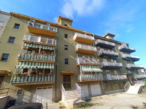appartamento in vendita a Campofelice di Roccella